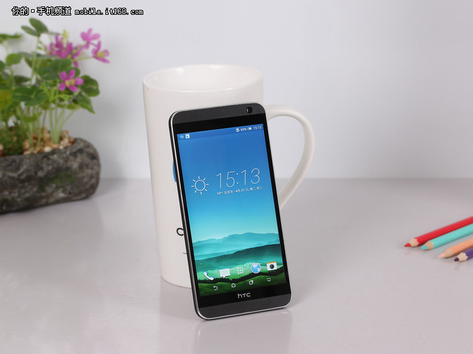 直接跌成千元機 HTC One E9僅1078元