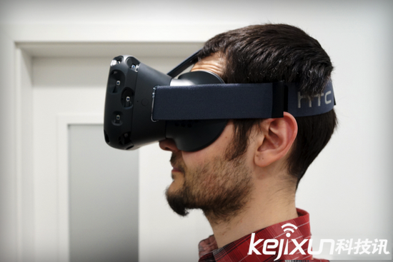 HTC Vive二月底可預(yù)訂！VR會重振HTC？