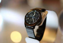 武大?；ㄅ宕鱐icwatch 2街拍照 沉魚落雁閉月羞花
