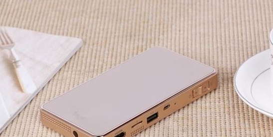 神畫小媚AR投影電視怎么樣？小小機身大內涵