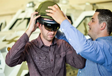 微軟HoloLens軍事應用 坦克內可看清外部環境