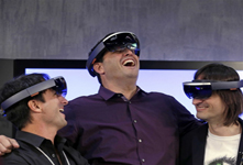 微軟HoloLens眼鏡發售 售價高達4萬元