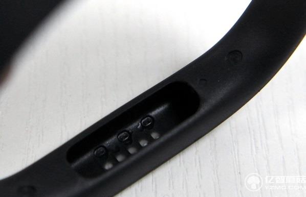 Fitbit Flex 2智能手環評測：支持游泳記錄