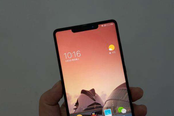 小米MIX2s全面屏手機曝光:下巴消失 網(wǎng)友:iPhone X給退了