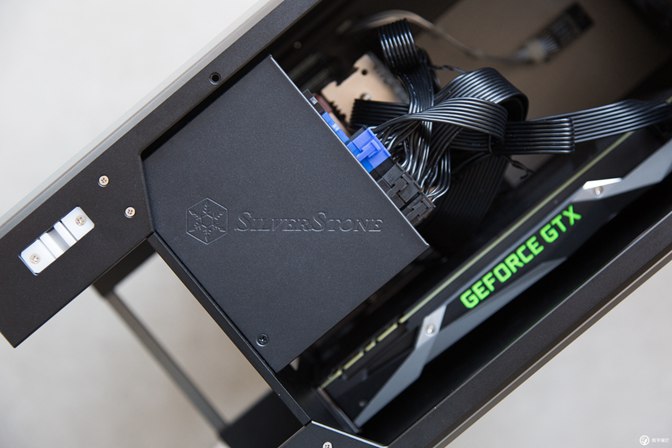 小體積卻有大能量 i9-7980XE迷你小機箱裝機實錄