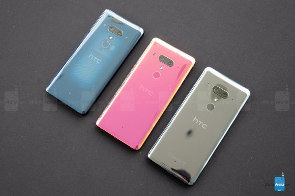 HTC U12+真機(jī)上手圖賞：半透視機(jī)身 看起來相當(dāng)漂亮