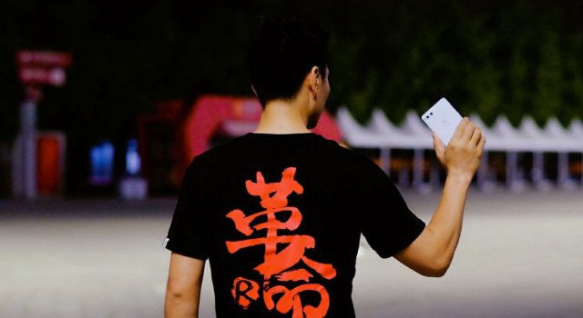 堅果R1史上銷量最差？ 一加6銷量是它8倍