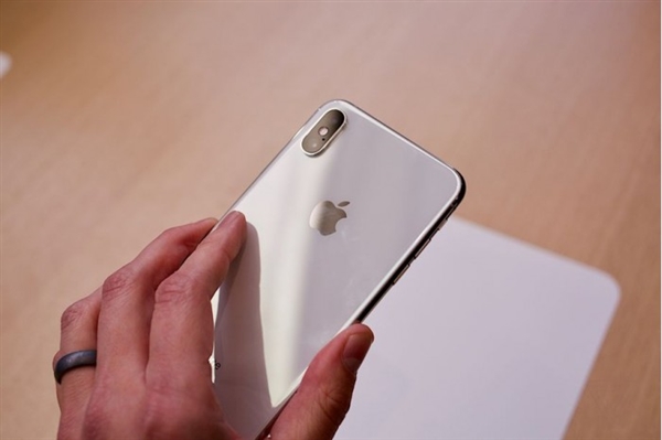 蘋果iPhone XS國行版正式開賣：8699元起，iPhone XR下月預訂