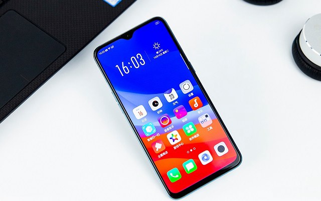OPPO R15x真機圖賞：雙面玻璃+高顏值水滴屏,美得不可方物！