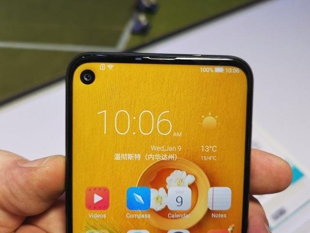 CES2019海信發布挖孔屏手機海信U30：搭載驍龍675處理器