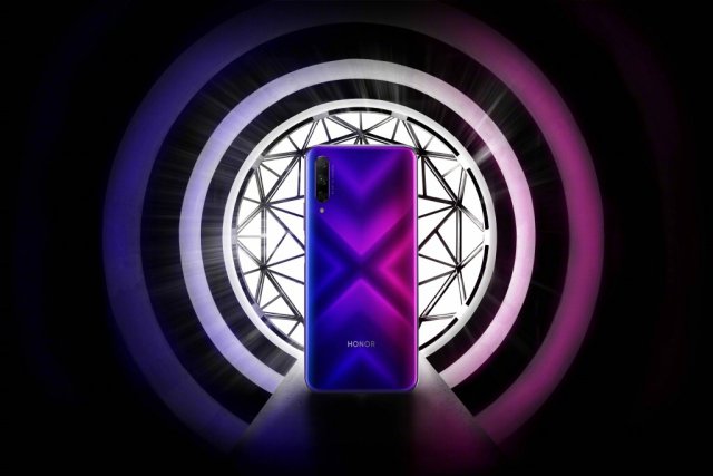 榮耀9X即將正式發(fā)布：后置三攝，升降設計，或將采用側邊指紋！